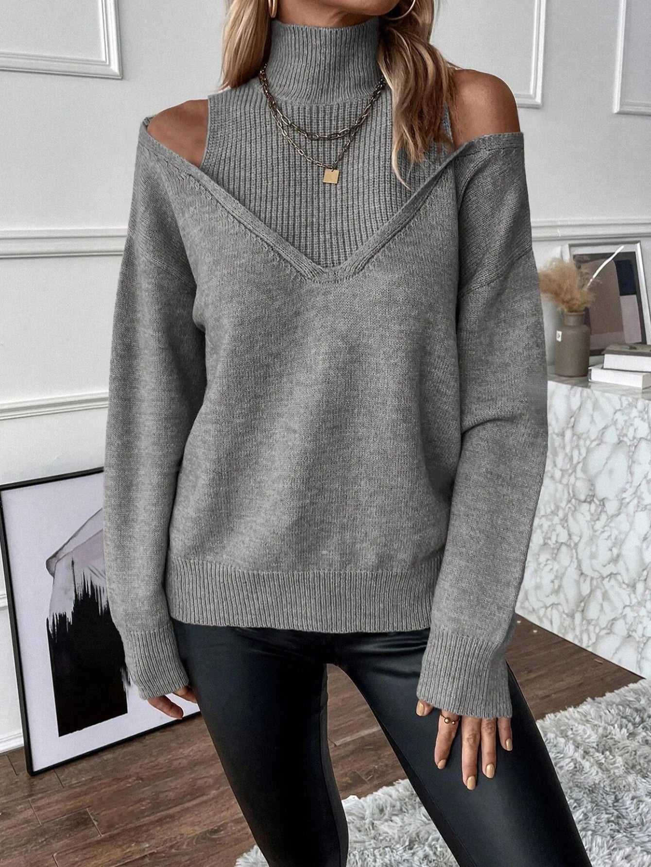 Women's V-neck elegant sweater